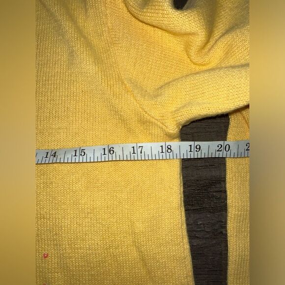 The Quacker Factory Sequined Butterfly‎ Beaded Yellow V-Neck Sweater Size XS - Picture 8 of 9